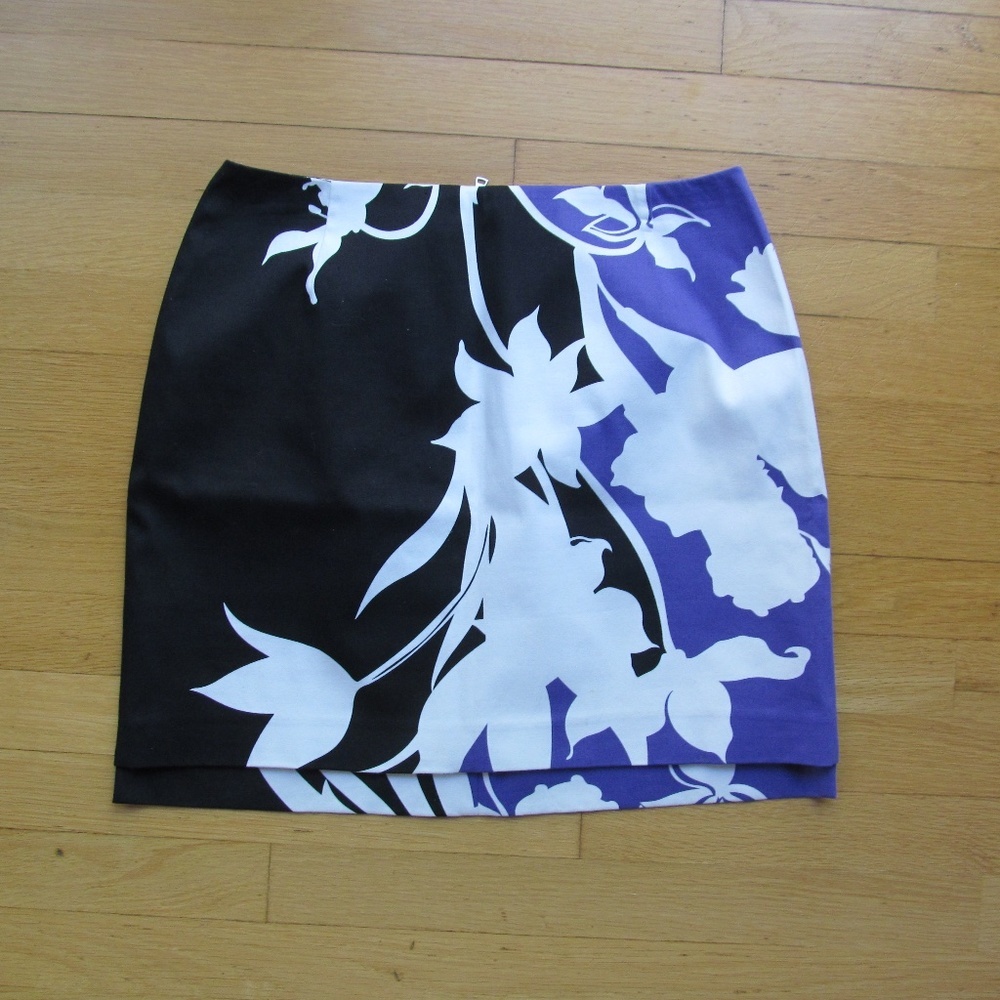 T Tahari Lined Black, White, Purple Mini Skirt